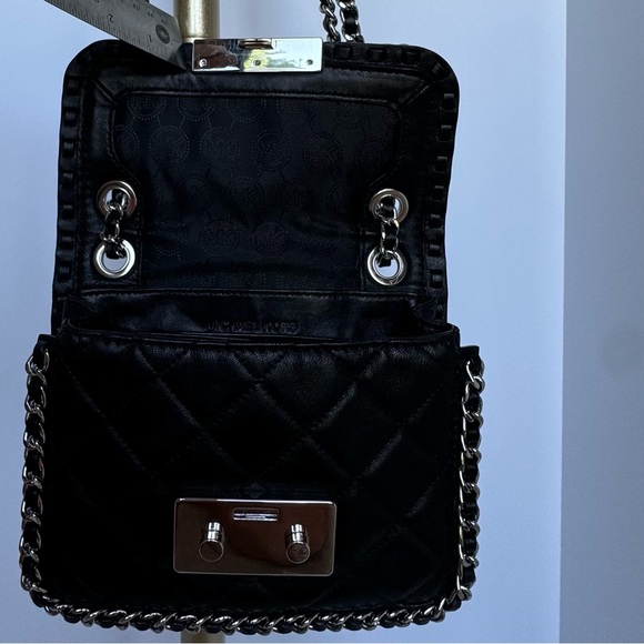 NWOT Michael Kors Purse- Black/ Silver Hardware, Compartments. SHOW STOPPER! - Picture 7 of 17